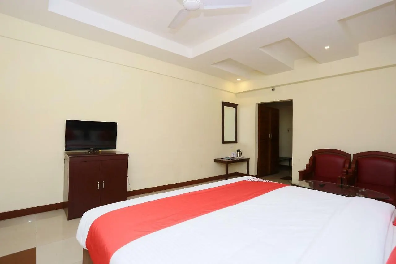 Oyo 30235 Hotel Pearl Residency Thrissur 3*,  India