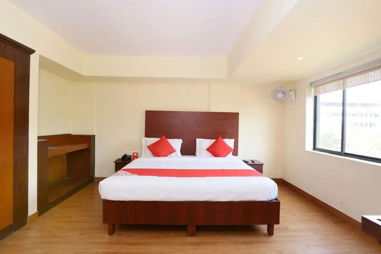 Oyo 30235 Hotel Pearl Residency Thrissur 3*,  India